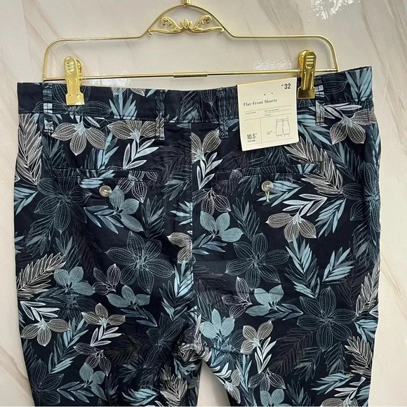 Flat-Front Shorts Linden Stretch Size W 32 Navy Floral 10.5" Inseam Goodfellow - Picture 3 of 7